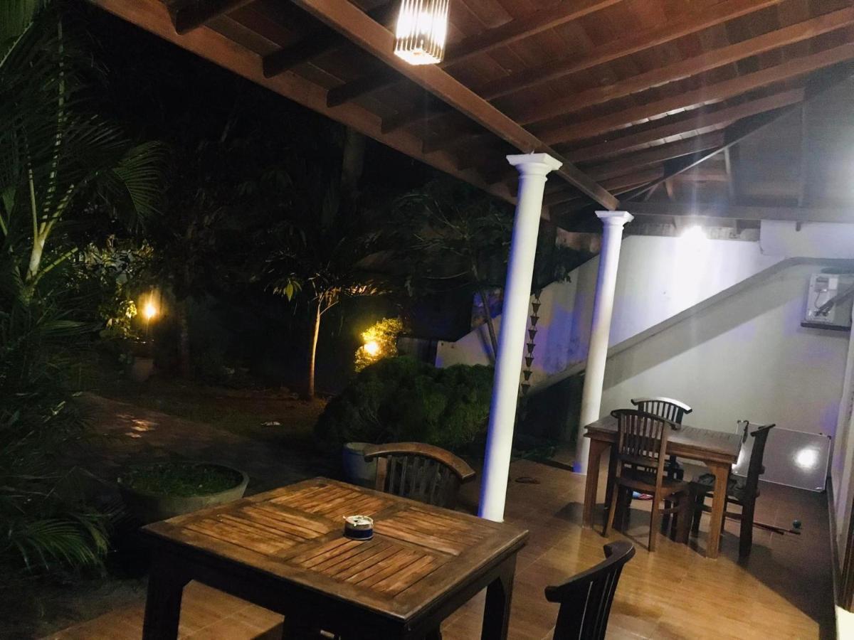 Akash Villa Talaramba Ngoại thất bức ảnh