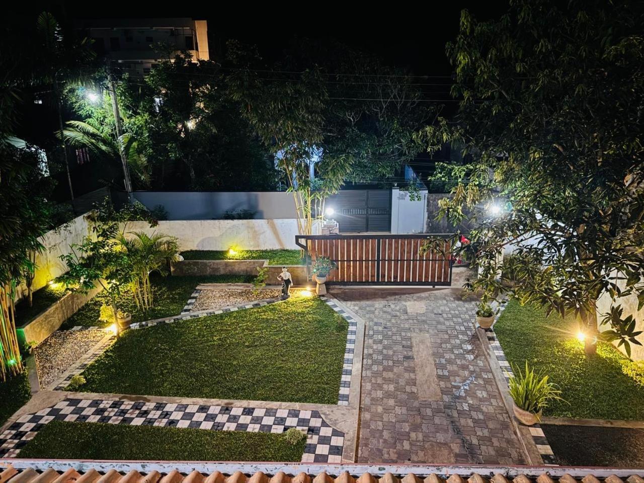 Akash Villa Talaramba Ngoại thất bức ảnh