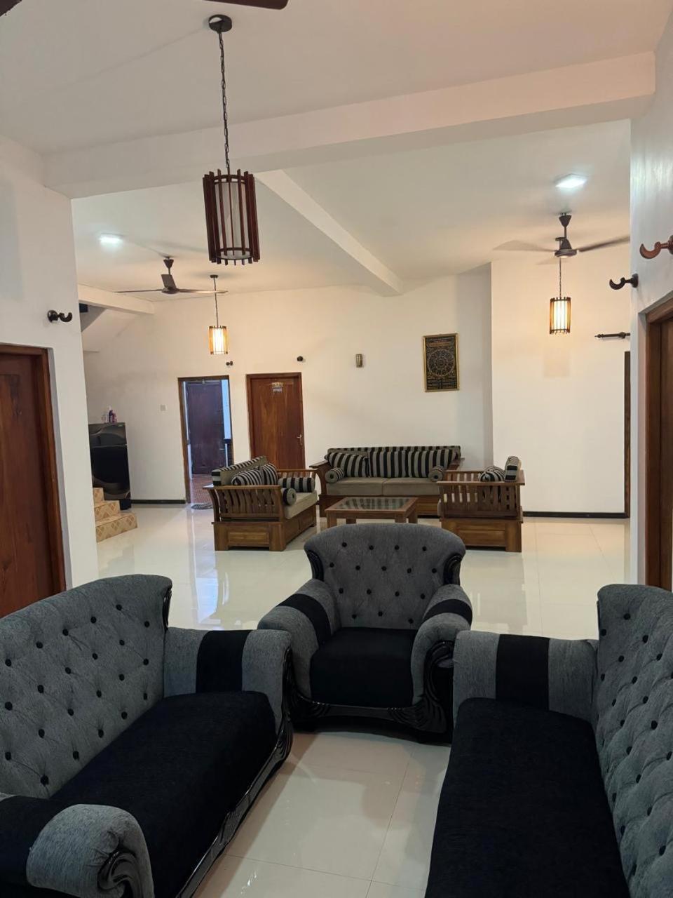 Akash Villa Talaramba Ngoại thất bức ảnh