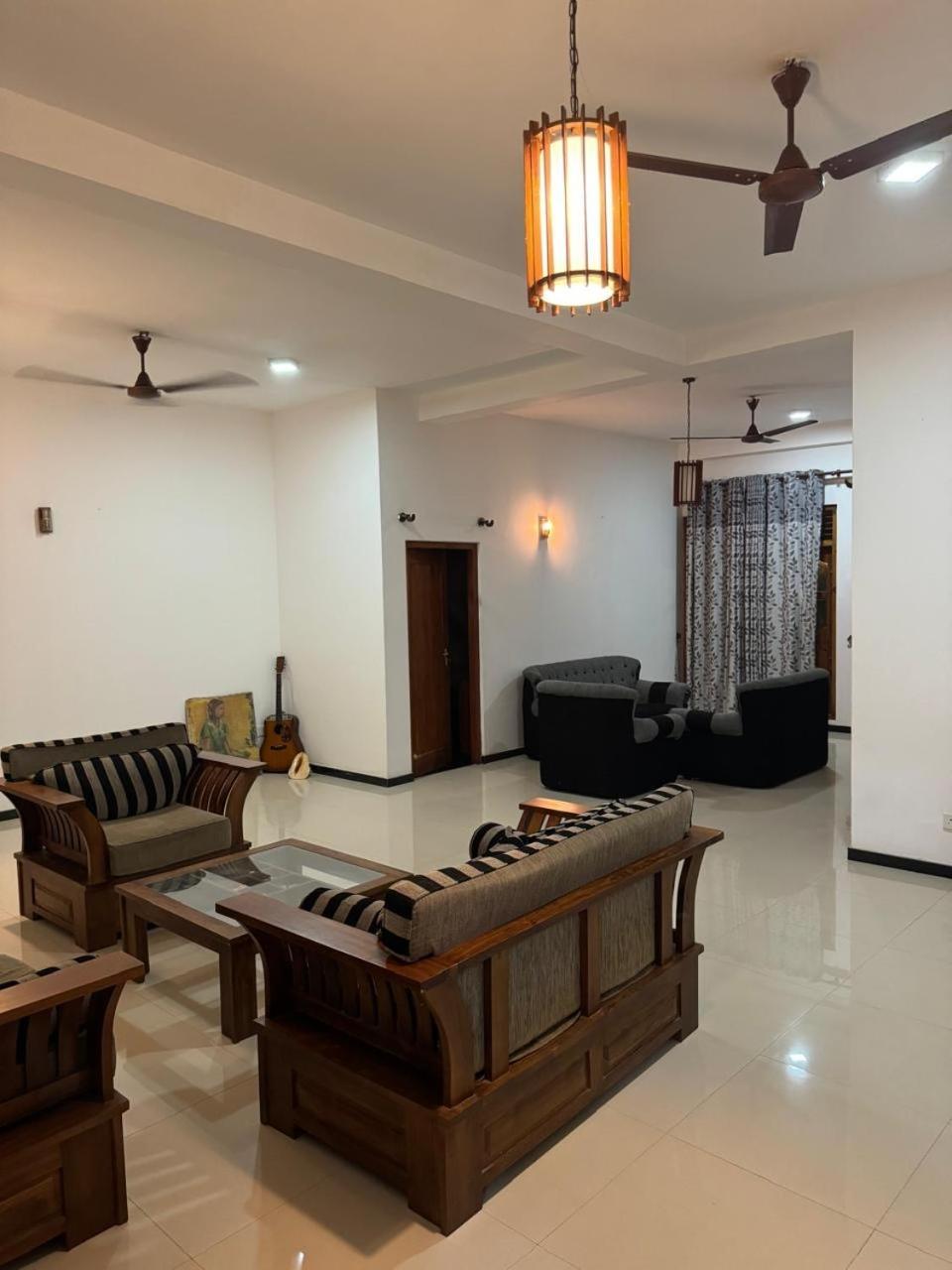 Akash Villa Talaramba Ngoại thất bức ảnh