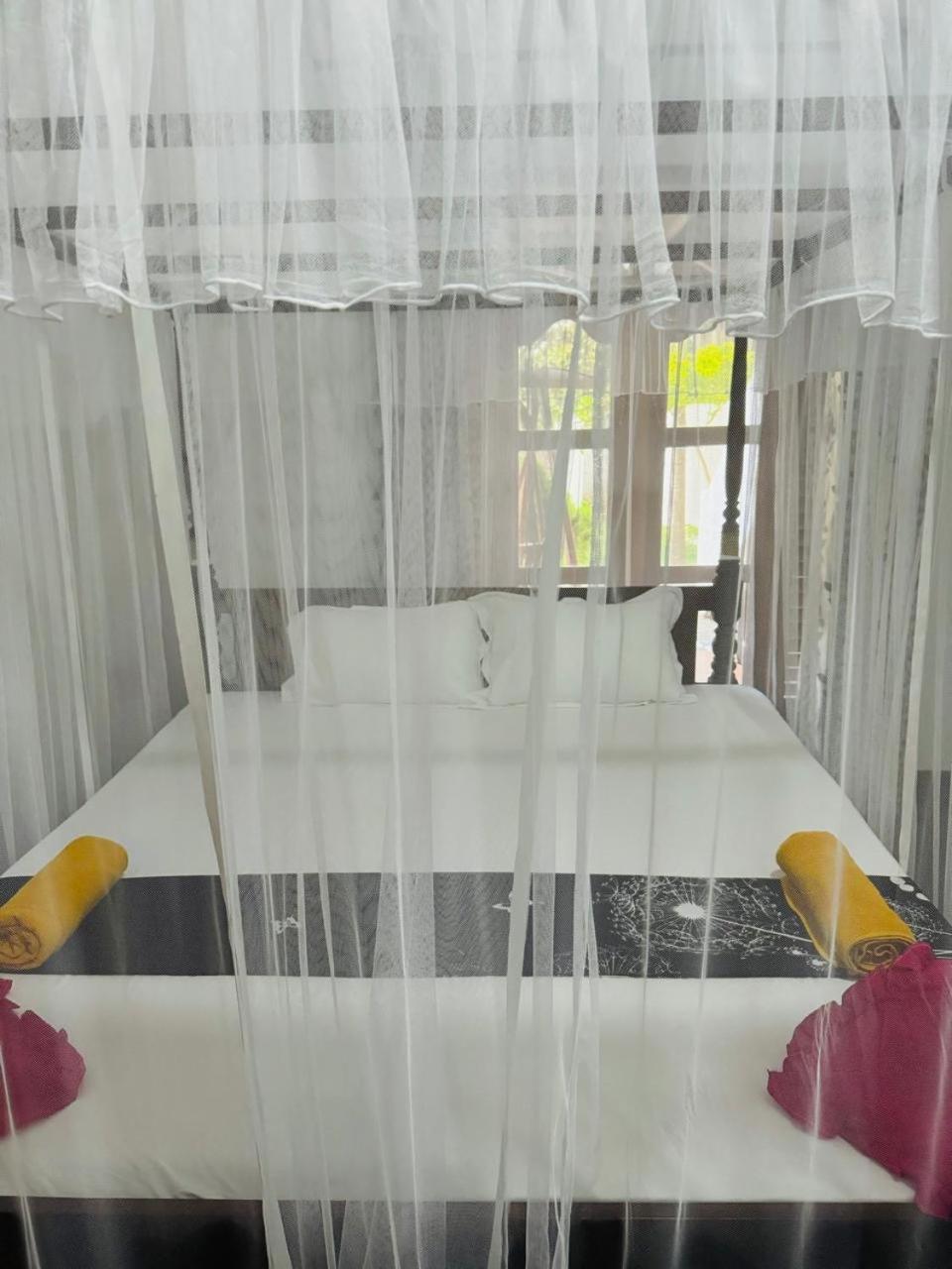 Akash Villa Talaramba Ngoại thất bức ảnh